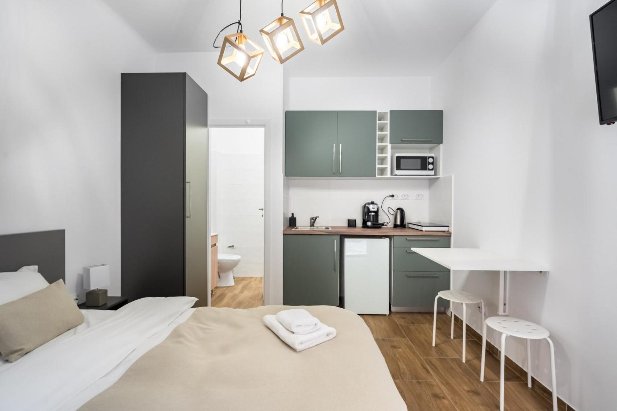 Urban Walls Apartments 5B Bukares Bagian luar foto