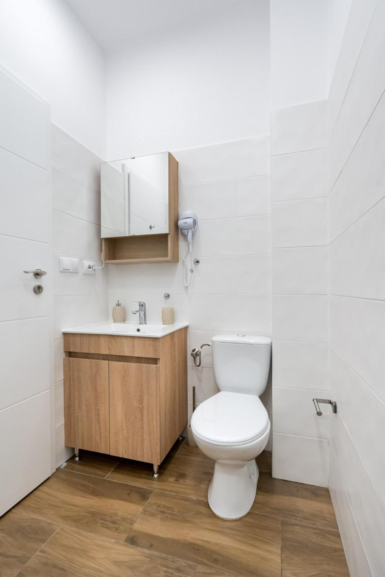 Urban Walls Apartments 5B Bukares Bagian luar foto